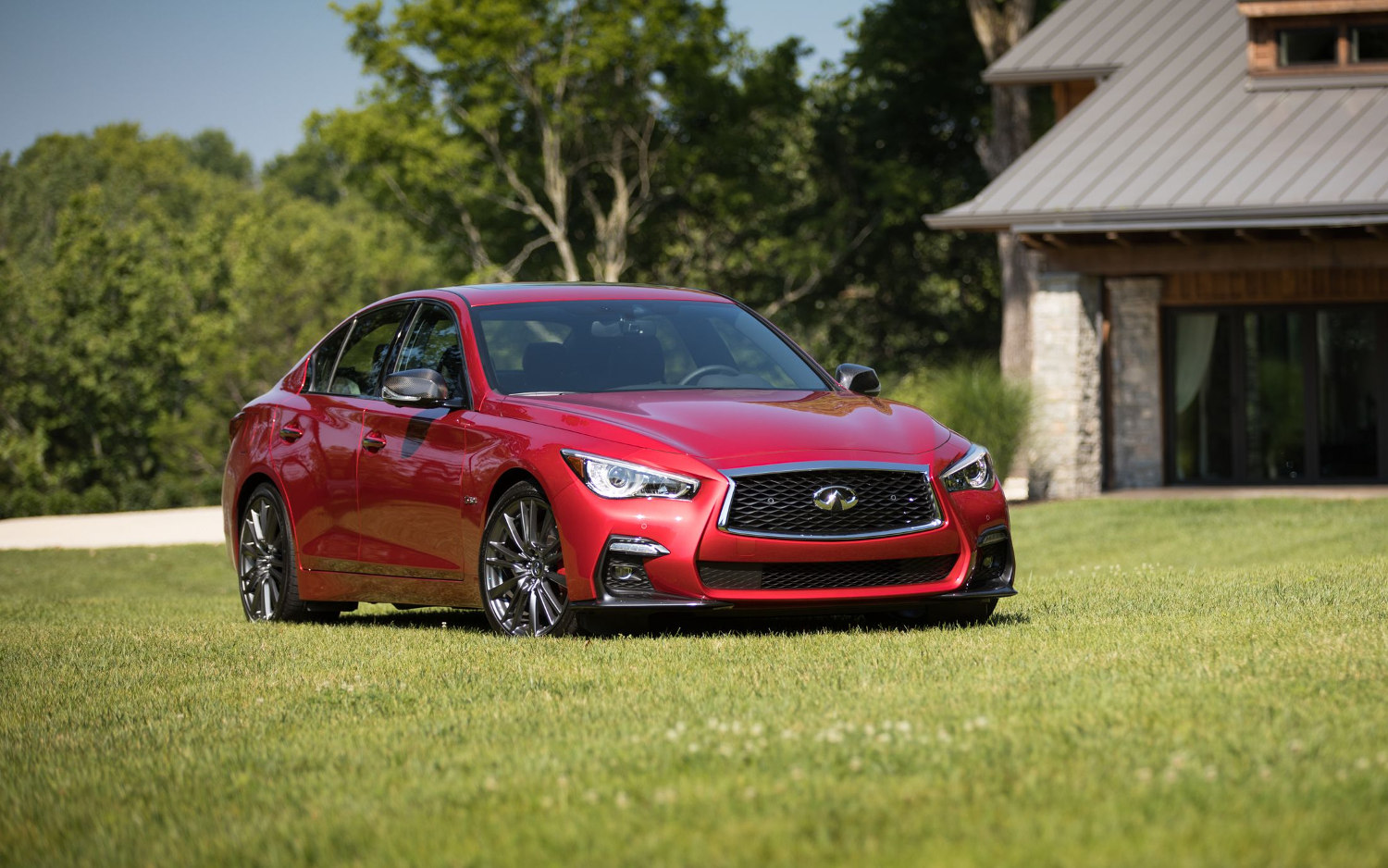 INFINITI Q50 3.0t Luxe 2019 SUV Drive